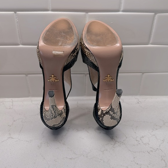 Prada Black Python Leather Pumps - Picture 3 of 3